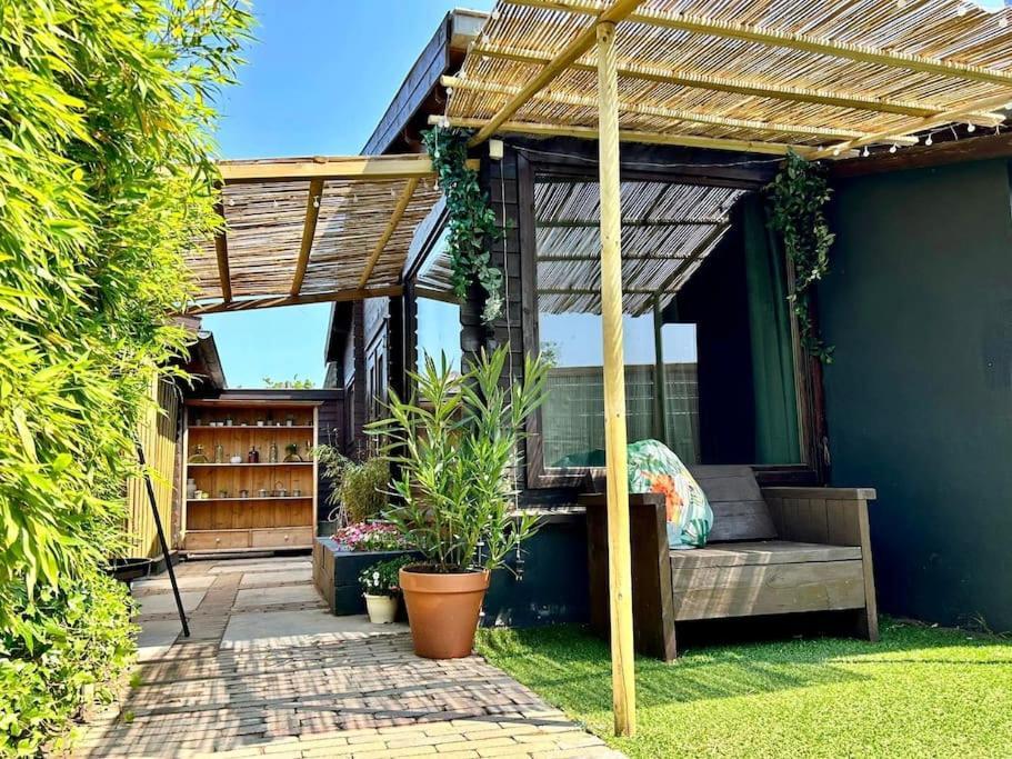 Jungle Style Lodge With Jacuzzi ,Sauna And Garden Near Amsterdam Vijfhuizen Екстер'єр фото