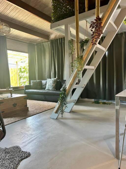 Jungle Style Lodge With Jacuzzi ,Sauna And Garden Near Amsterdam Vijfhuizen Екстер'єр фото